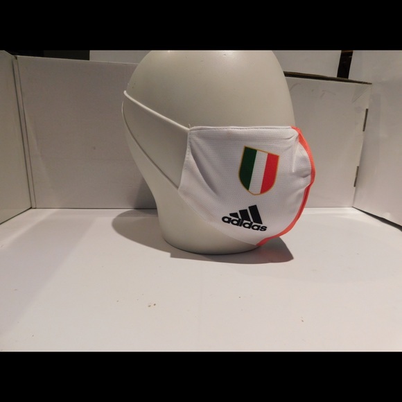 Juventus FC Supporters Face Covering - Picture 3 of 3
